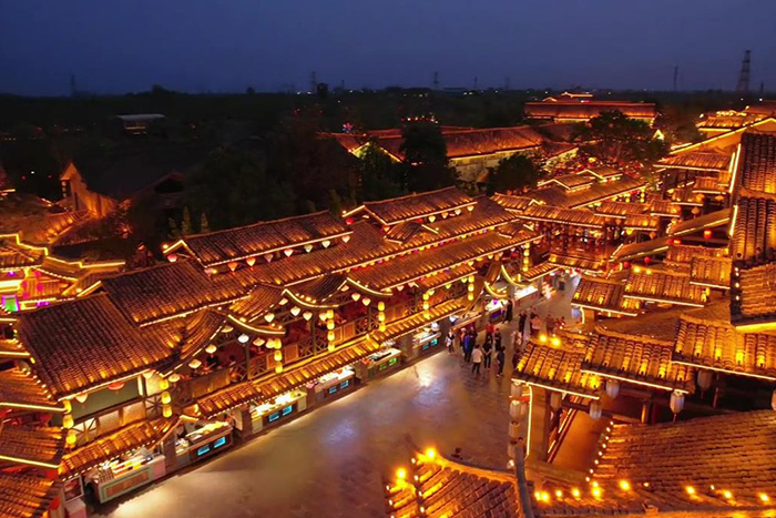 景區(qū)夜景平淡沒(méi)亮點(diǎn)？燈光亮化重塑夜間美感，讓游客好感度直線上升