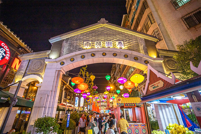 想要提升夜經(jīng)濟，你知道夜市燈光亮化應(yīng)該怎么做嗎？