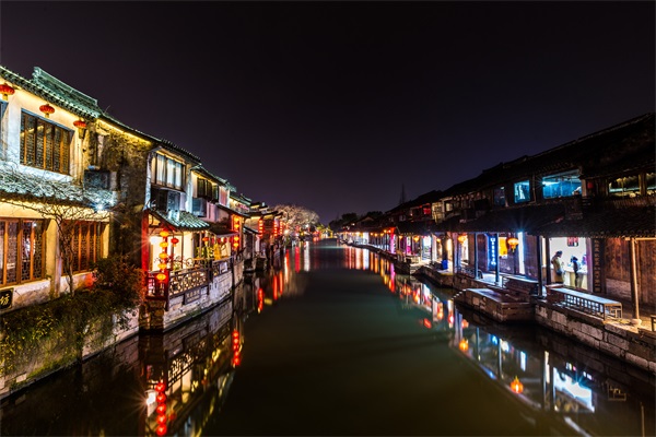 小鎮(zhèn)燈光設(shè)計(jì)