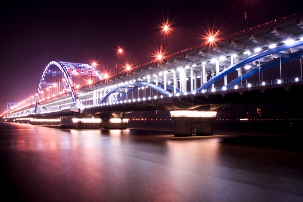 選擇亮化工程公司需要看那些方面呢？