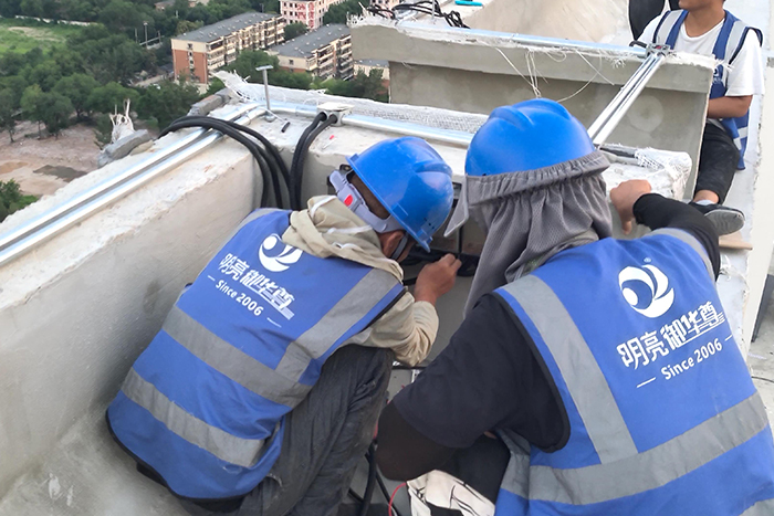 明亮照明亮化工程施工現(xiàn)場