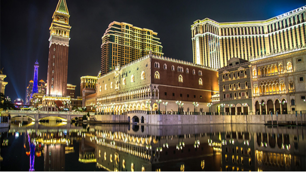 什么樣的酒店戶外燈光設(shè)計(jì)才能更好的吸引顧客？