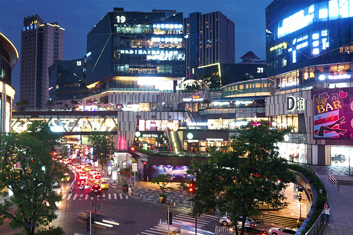 商場客戶流失嚴(yán)重？外墻亮化試試這招！