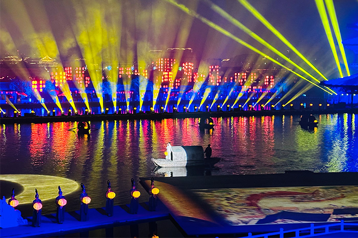 當(dāng)隔壁景區(qū)靠燈光亮化工程刷屏朋友圈，你還在讓游客天黑就離場(chǎng)？