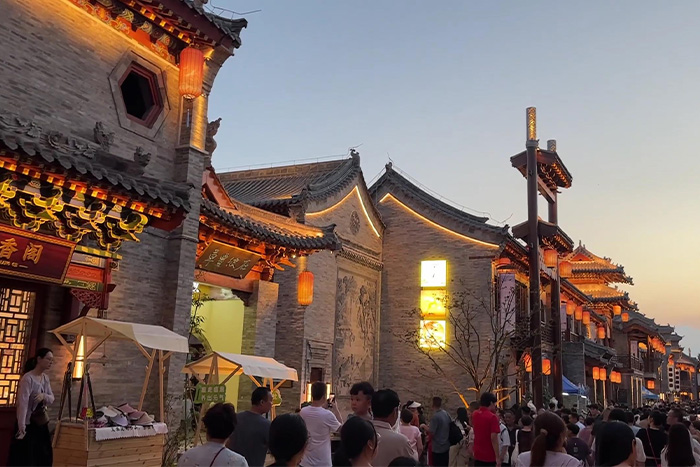 燈火里的千年文脈：景區(qū)亮化與國(guó)學(xué)的浪漫邂逅