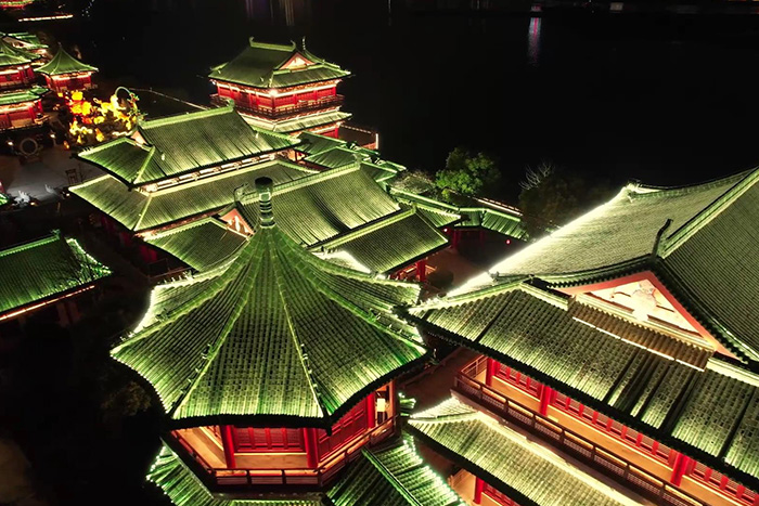 天黑景區(qū)變“空城”？亮化工程讓夜晚秒變“活力街區(qū)”！