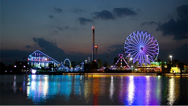 主題樂園燈光照明都包含哪些？