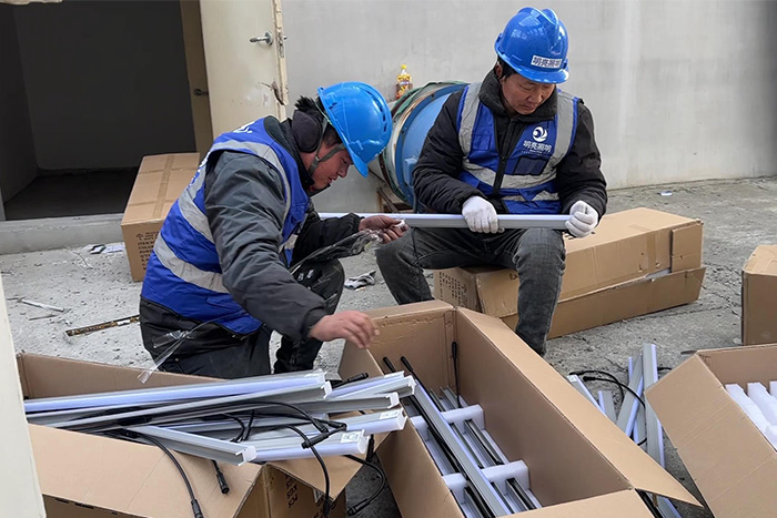 明亮照明集團亮化施工現(xiàn)場