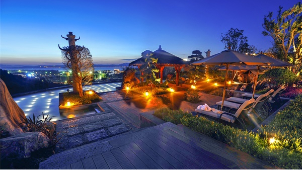 好的夜間庭院照明設(shè)計(jì)給人以美的享受