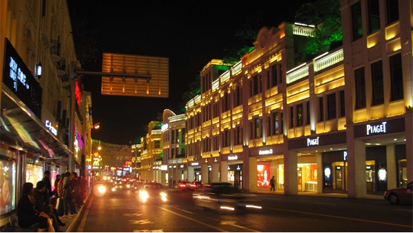 如何做好一個(gè)好的商業(yè)街夜景照明設(shè)計(jì)？