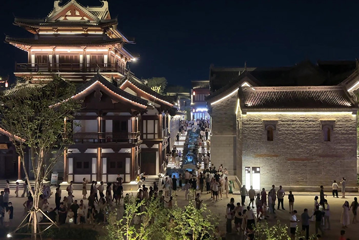 景區(qū)夜景平淡無(wú)亮點(diǎn)？燈光亮化重塑夜間美感，大幅提升景區(qū)吸引力