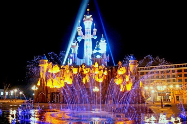 游樂園夜景亮化-更注重?zé)艄夥諊w驗