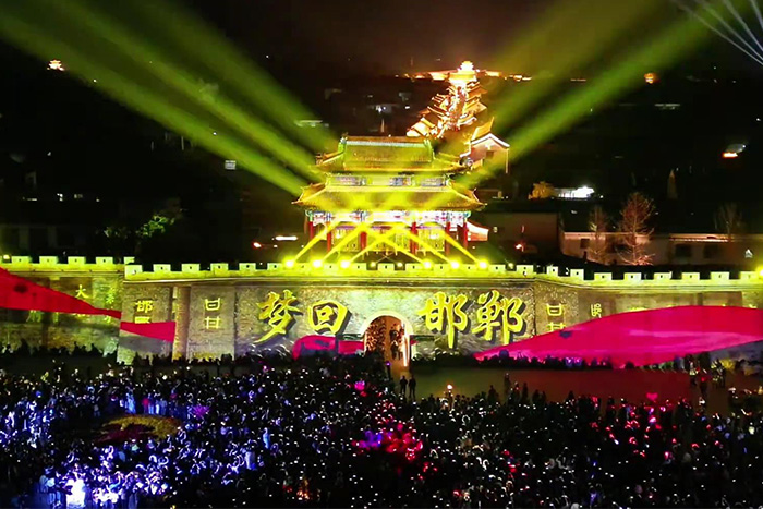 暗場(chǎng)景區(qū)沒人氣？燈光亮化工程秒變“夜間打卡地”！