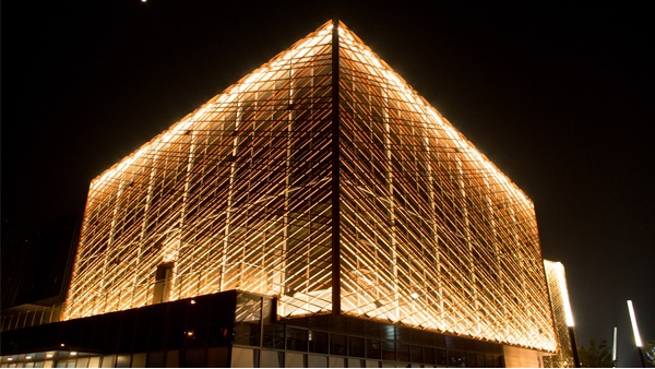 城市亮化工程公司應(yīng)該怎么選擇？