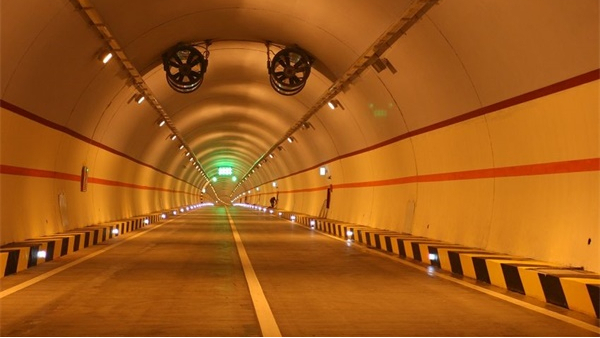 隧道亮化照明應(yīng)該如何進(jìn)行設(shè)計(jì)？