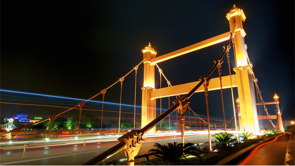 橋梁夜景燈光設計要滿足視覺及心理需求