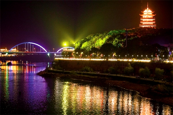 山體亮化設(shè)計(jì)-使城市夜景更為動(dòng)人