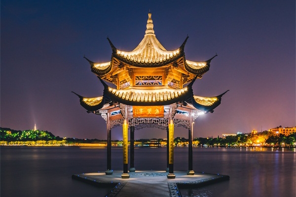 涼亭亮化設計-呈現(xiàn)大氣磅礴燈光效果