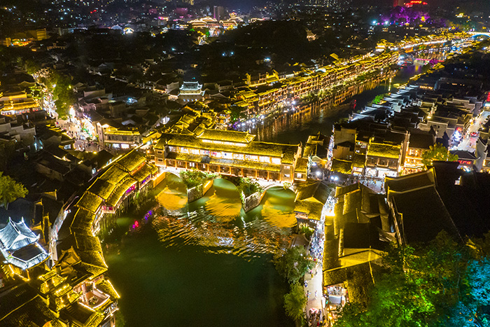 景區(qū)淡季不淡！文旅亮化工程如何創(chuàng)造夜間消費(fèi)新場景