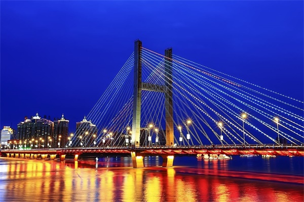 橋梁燈光亮化設(shè)計，讓夜晚成為一道美麗的風(fēng)景線