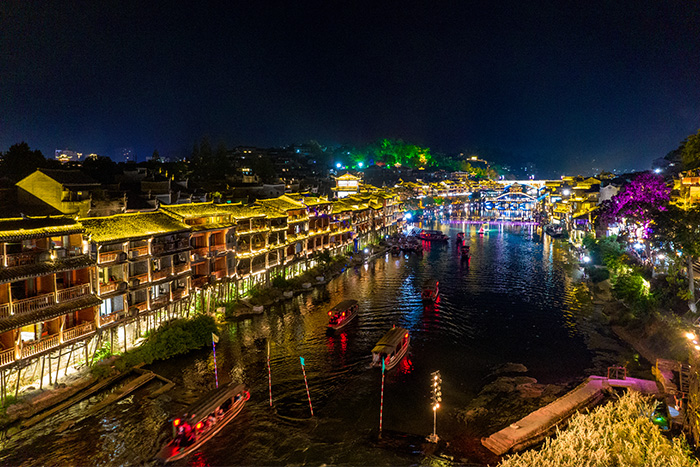 山體亮化不僅是點(diǎn)亮，更是留住客流的“魔法”，沒它夜晚只剩冷清?