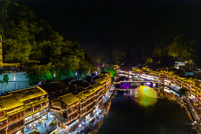 專業(yè)設計師揭秘：夜幕下的文旅燈光亮化是怎樣煉成的？