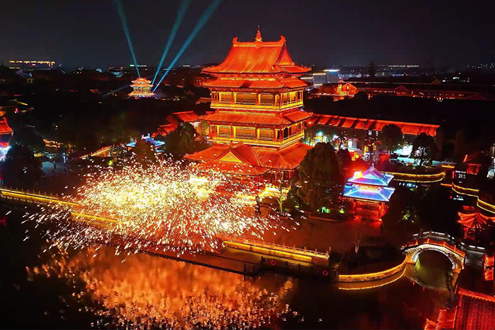 游客為啥提前離場？因?yàn)闆]有燈光亮化的景區(qū)夜景“毫無看點(diǎn)”！